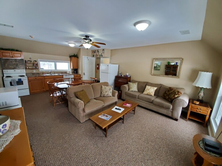 Hotel Lake Huron Lodge