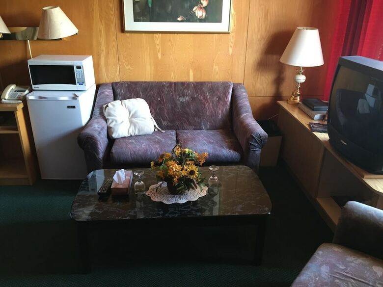 Falcon Lake Hotel