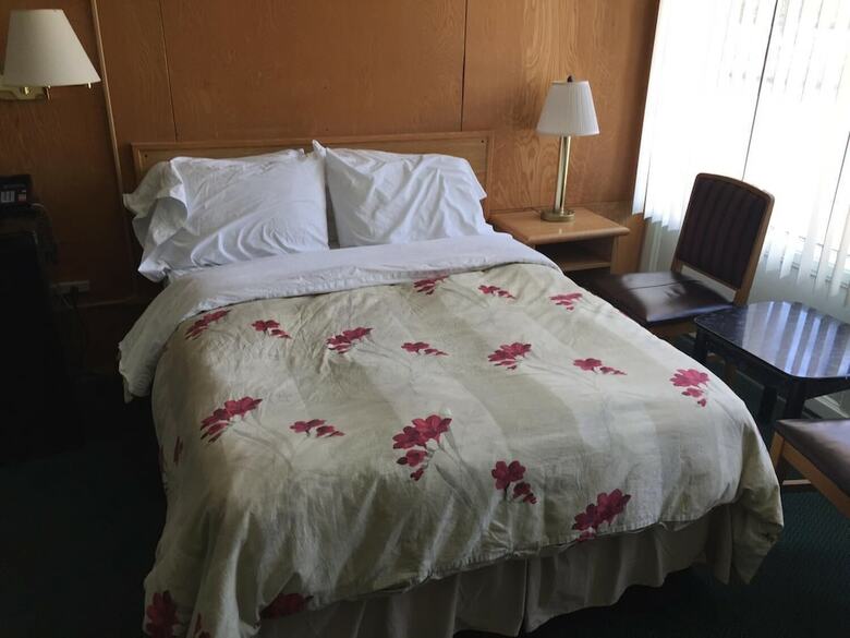 Falcon Lake Hotel
