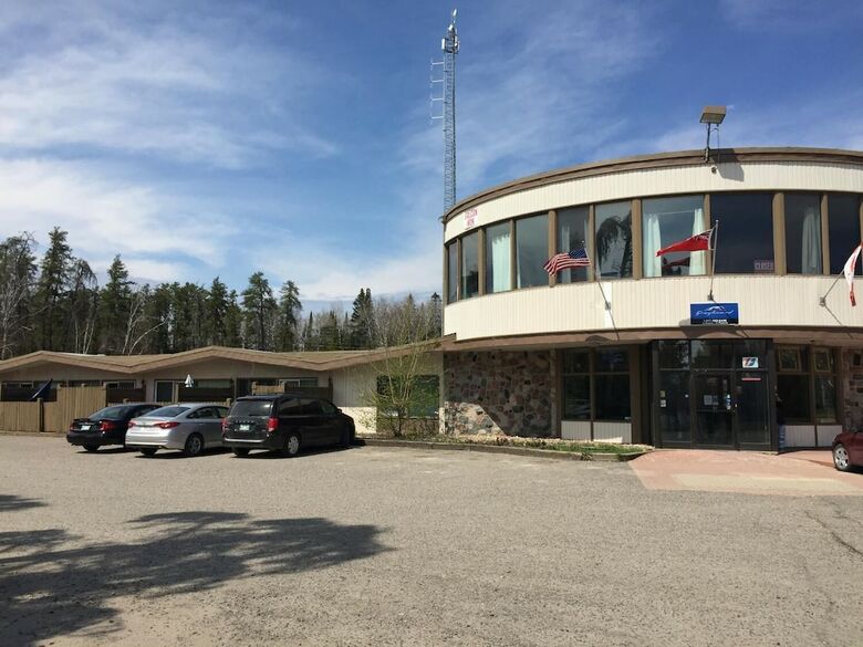 Falcon Lake Hotel