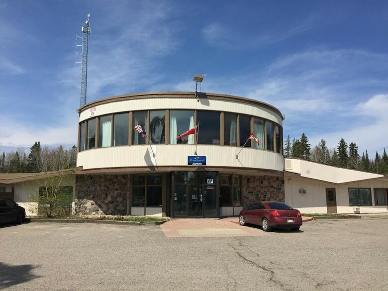 Falcon Lake Hotel