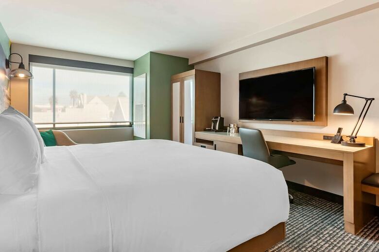 Cambria Hotel Downtown Phoenix Convention Center