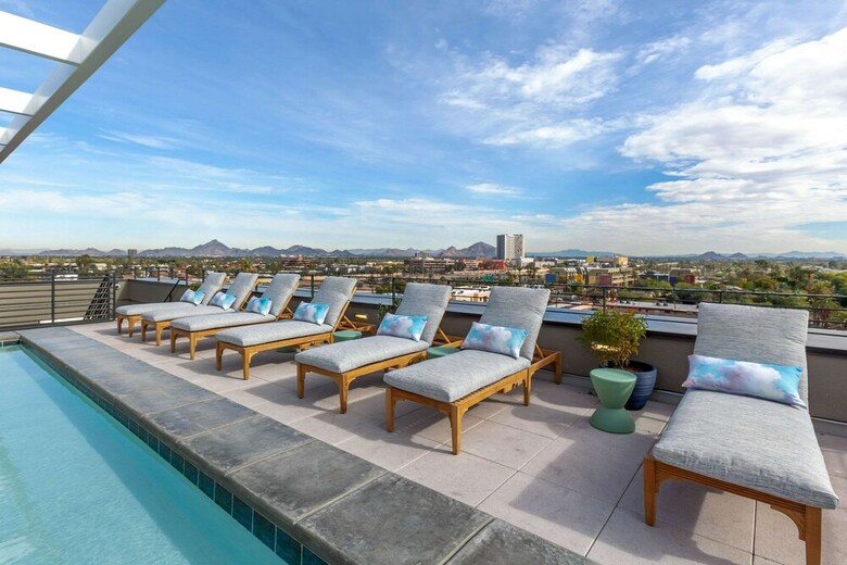 Cambria Hotel Downtown Phoenix Convention Center