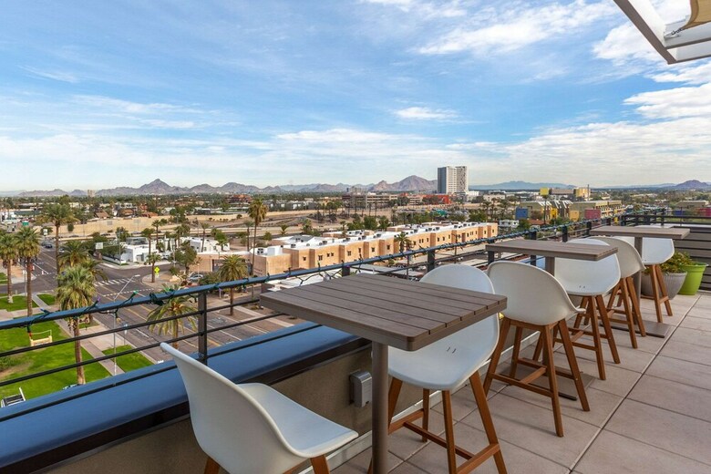 Cambria Hotel Downtown Phoenix Convention Center
