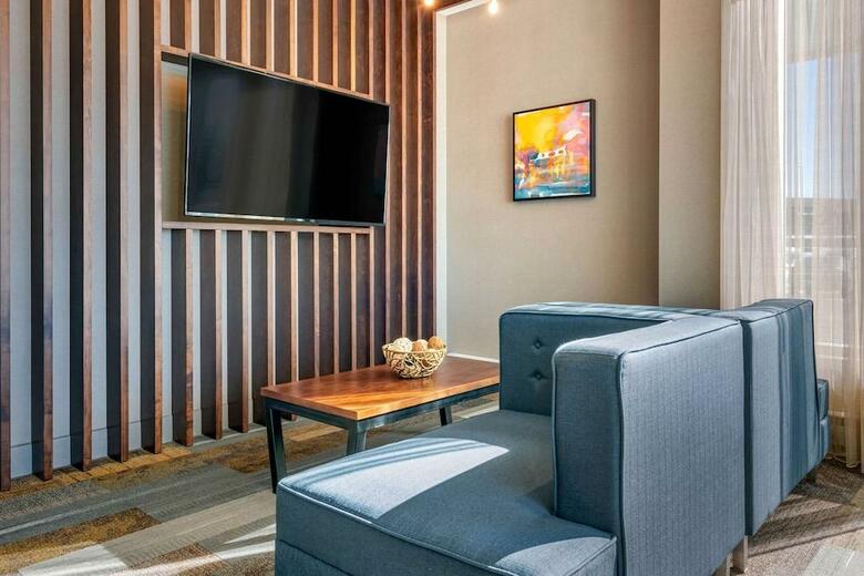 Cambria Hotel Bloomington Mall Of America