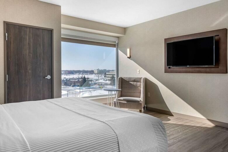 Cambria Hotel Bloomington Mall Of America