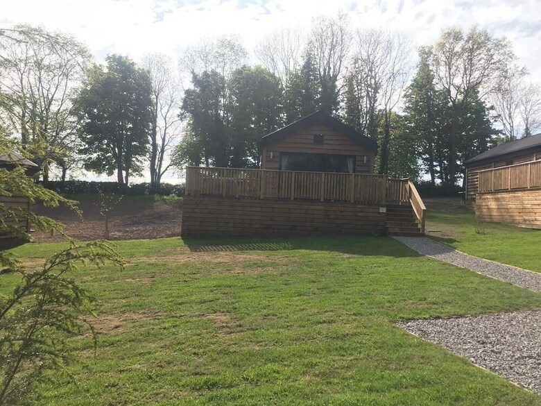 Squirrel Lodge 40 With Hot Tub, Newton Stewart