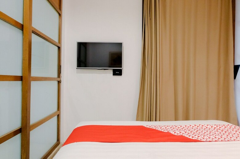 Hostal Oyo 626 Augustina Home
