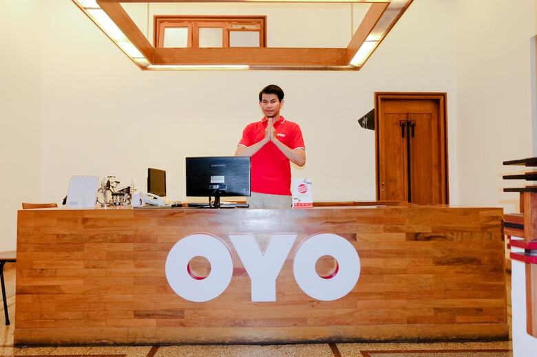 Hostal Oyo 626 Augustina Home