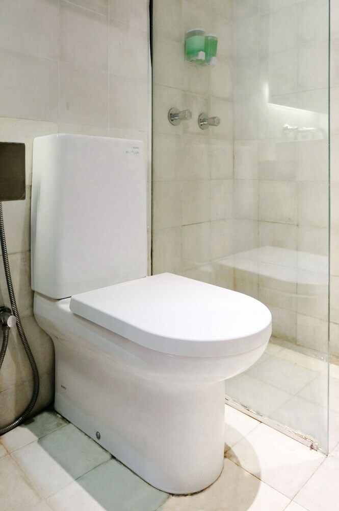 Hostal Oyo 626 Augustina Home