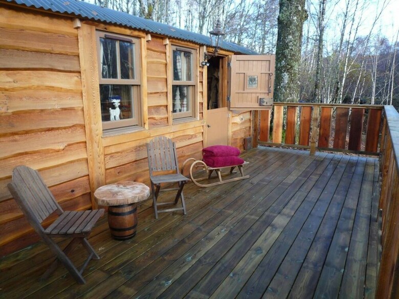 The Shepherds Hut + Hot Tub