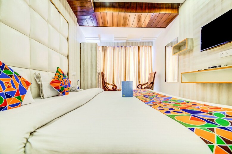 Hotel Fabexpress The First