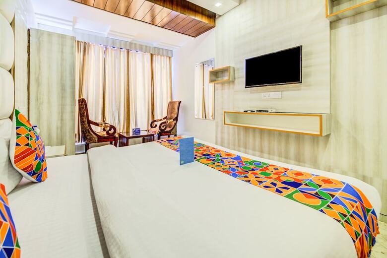 Hotel Fabexpress The First