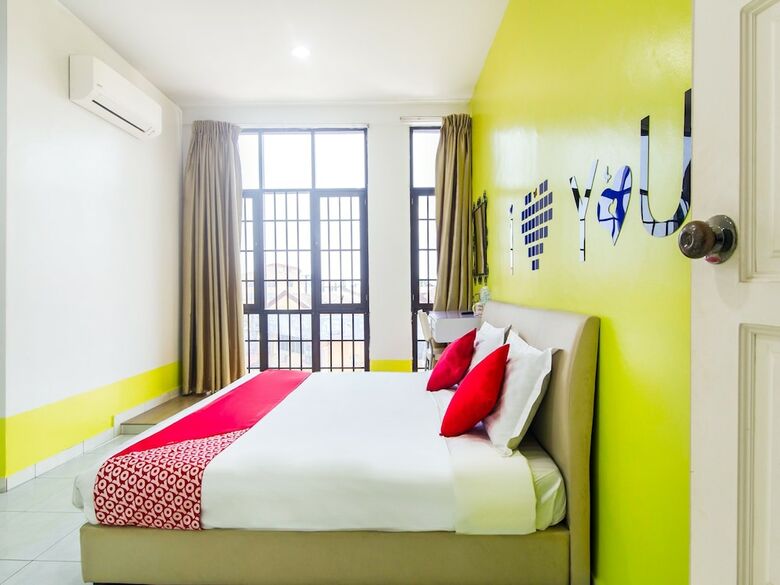 Oyo 880 Hotel Purple Town