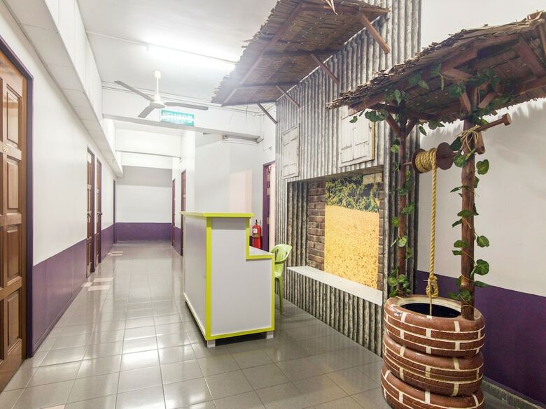 Oyo 880 Hotel Purple Town