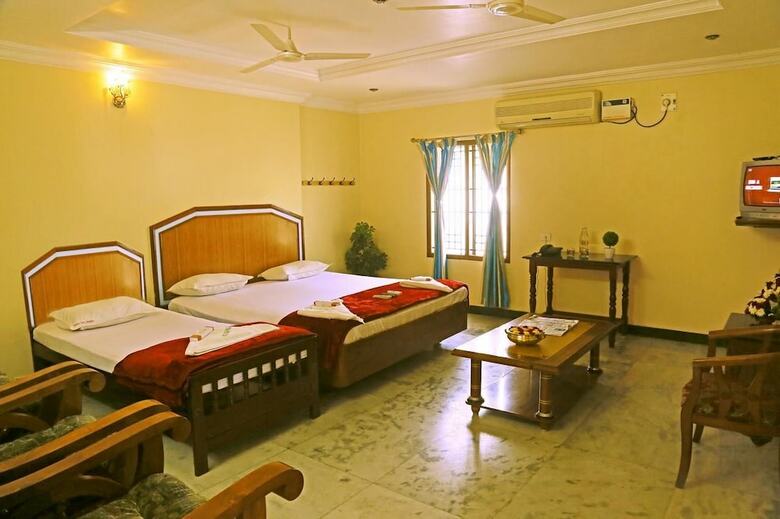 Hotel Ganga Palace
