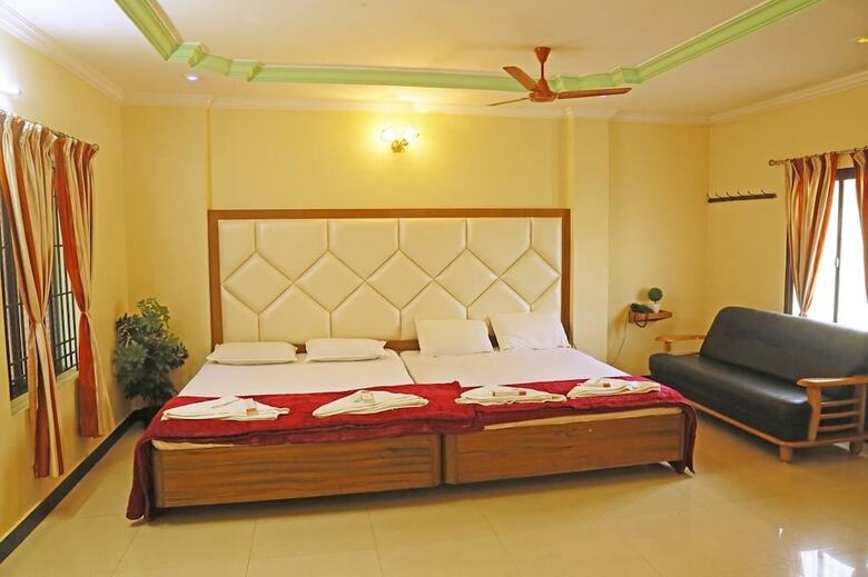 Hotel Ganga Palace
