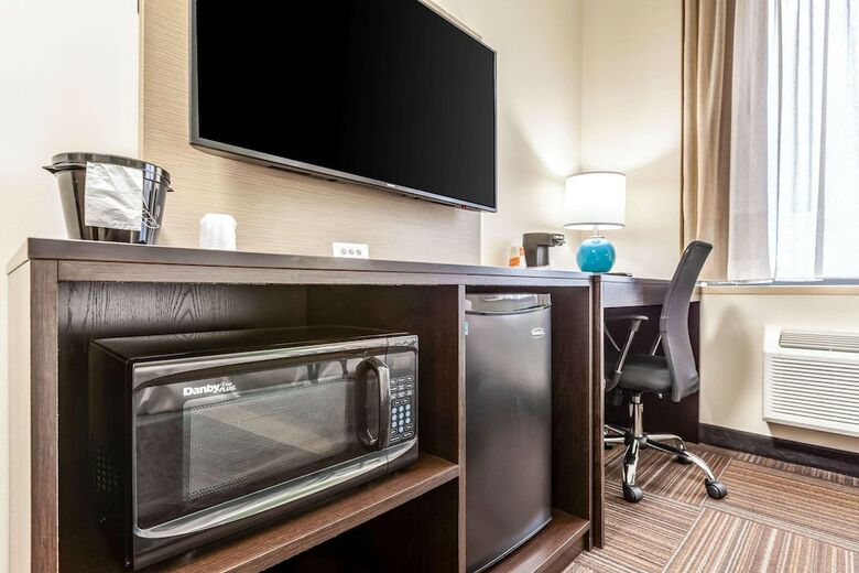 Posada Sleep Inn & Suites Near Jfk Air Train