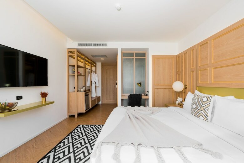Hotel Scene Bangkok Noi