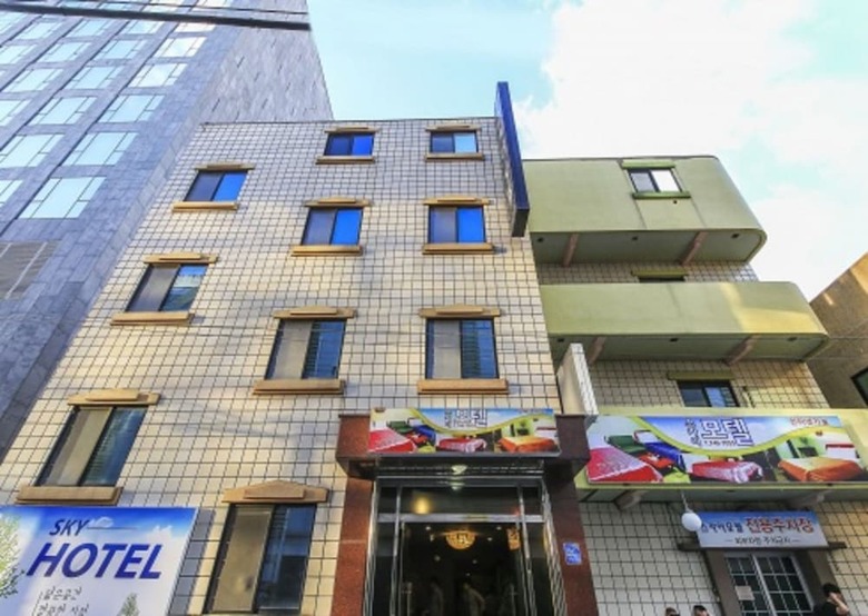 Hotel Sky Motel