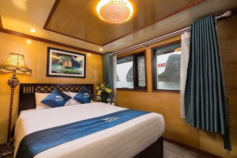 La Fiesta Cruises