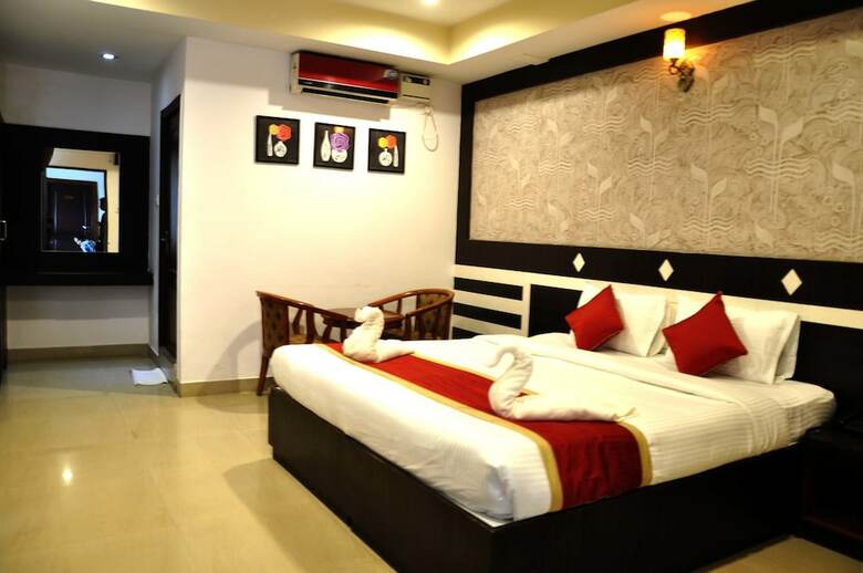 Hotel Seasons Residency