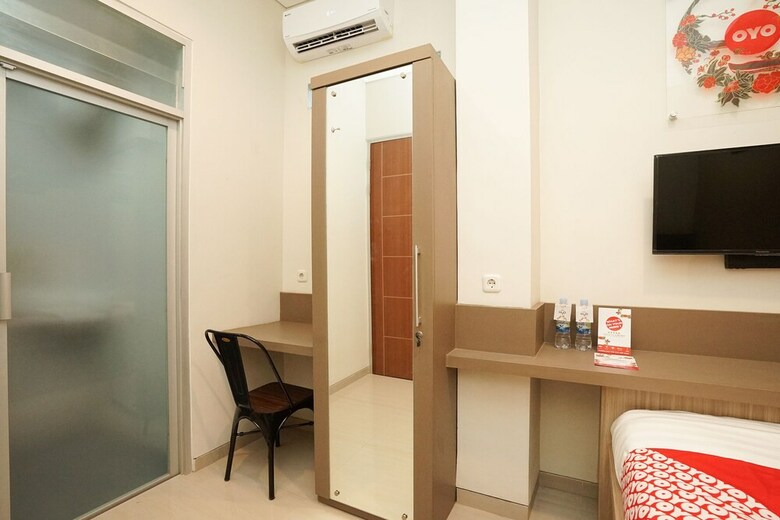 Hostal Oyo 614 Graha 8 Syariah