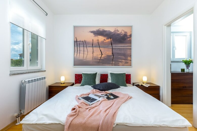 Apartment Bok