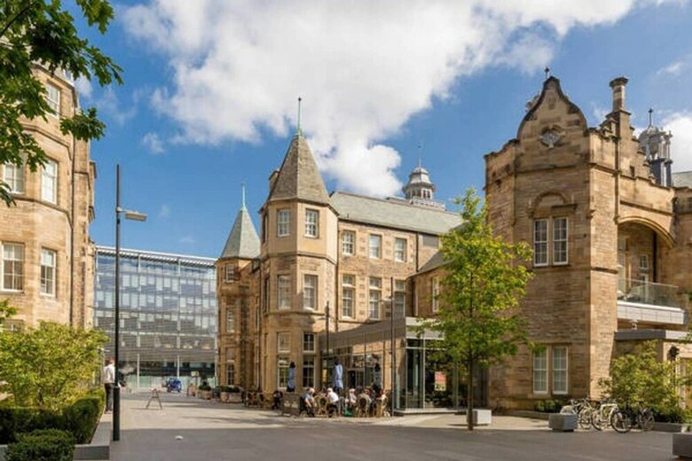 Luxury Apartment - Quartermile