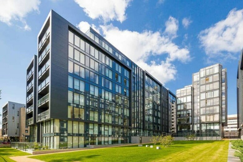 Luxury Apartment - Quartermile