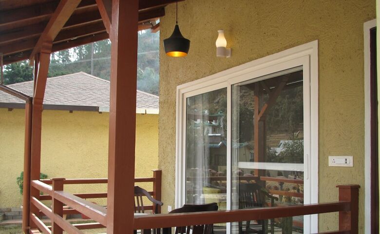 Hotel Econostay Misty Oaks