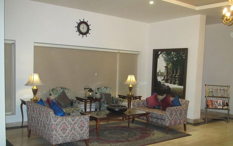 Hotel Econostay Misty Oaks