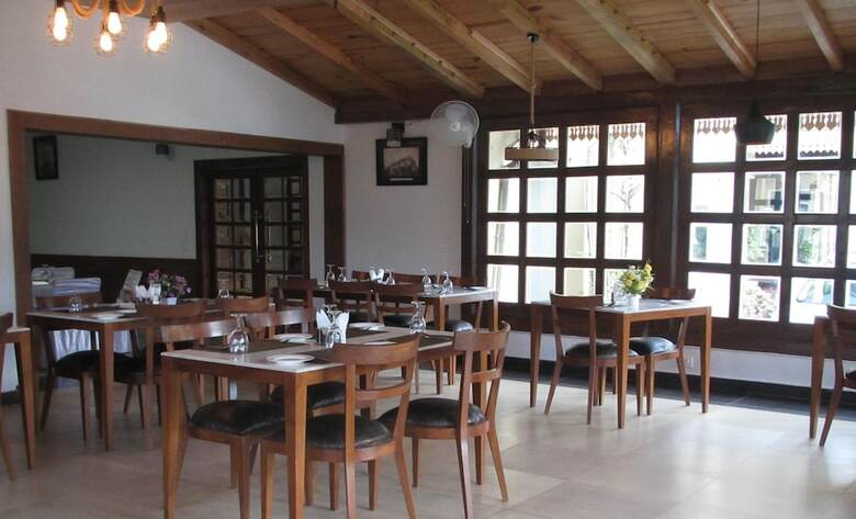 Hotel Econostay Misty Oaks