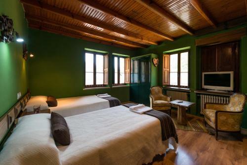 Hostal Pe�a Santa