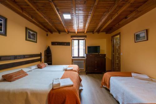 Hostal Pe�a Santa