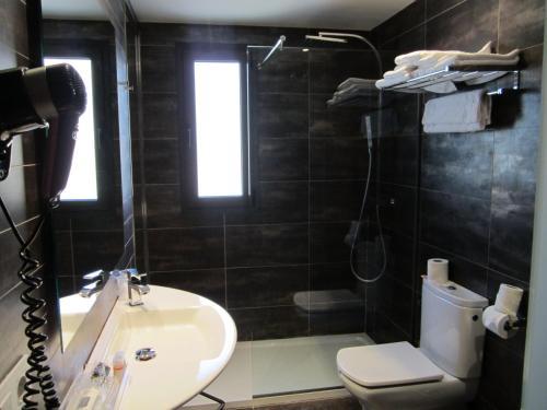 Hostal Restaurante Y Alojamiento Can Mach