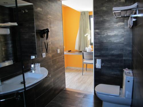 Hostal Restaurante Y Alojamiento Can Mach