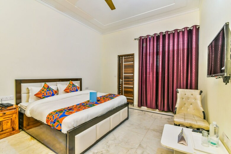 Fabhotel Laxmi Residency