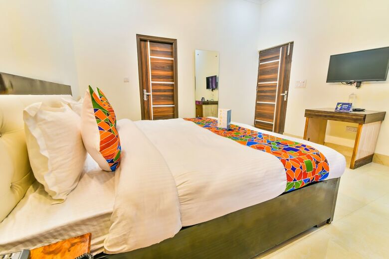 Fabhotel Laxmi Residency