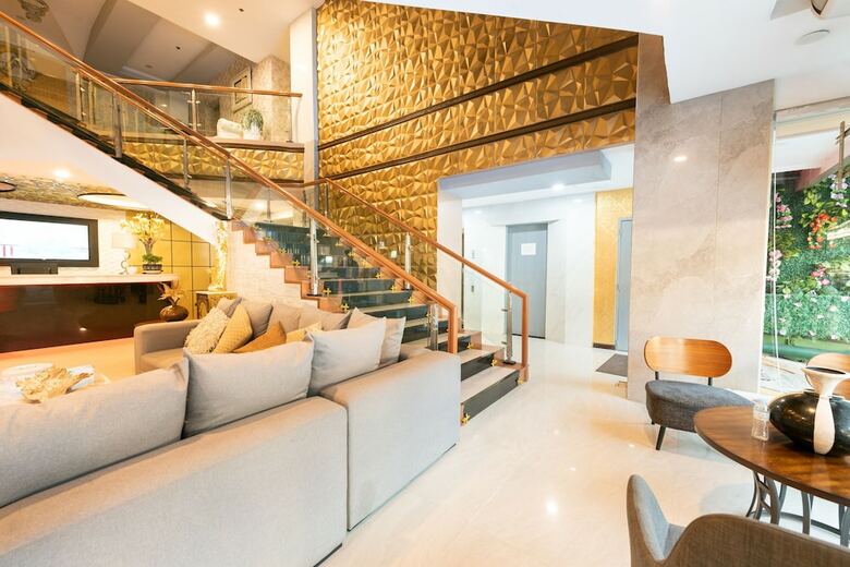 Oyo 171 Amore Hotel