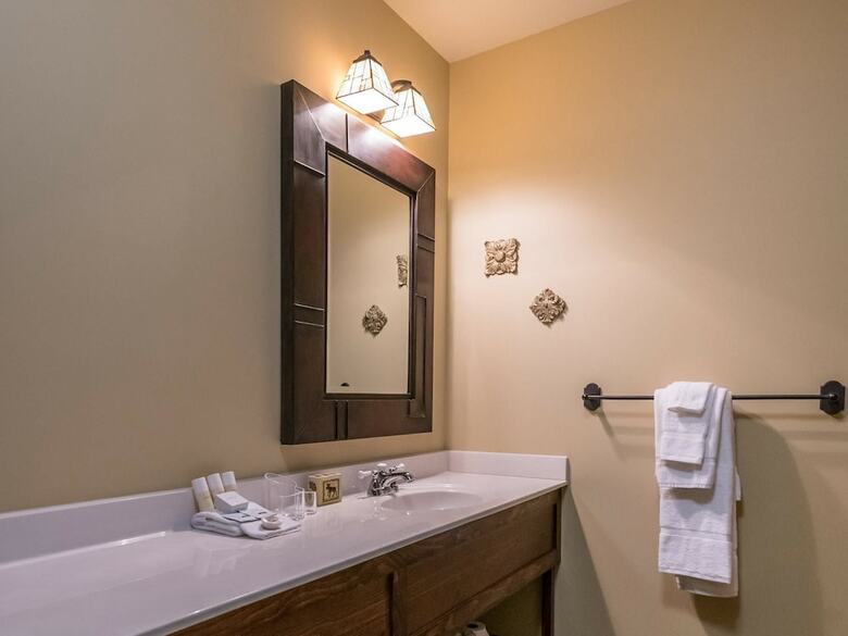 3 Br: Soaring Eagle 201