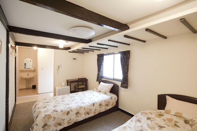 Shin-okubo International Hotel