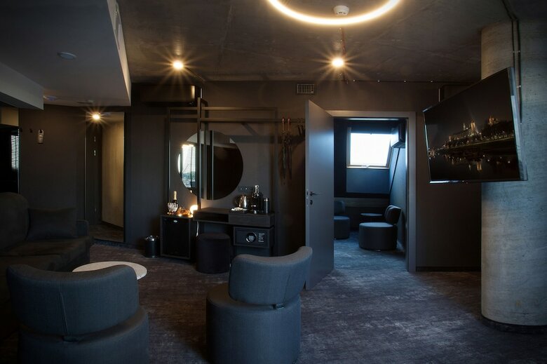 The Loft Hotel - Adults Only