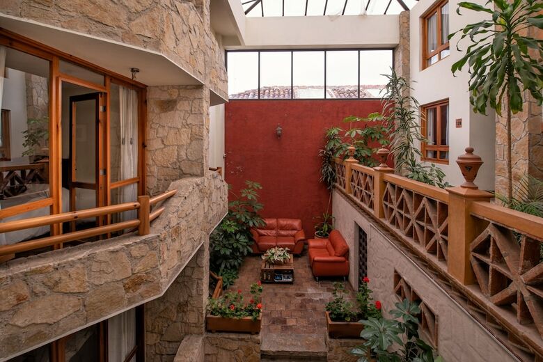 Hotel Plaza Magnolias Suites