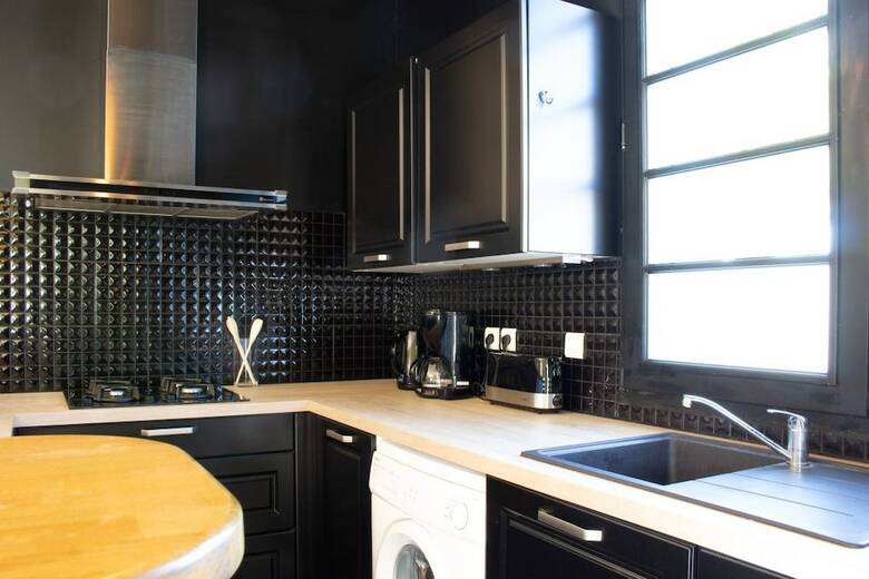 Large Apartment Saint Martin District