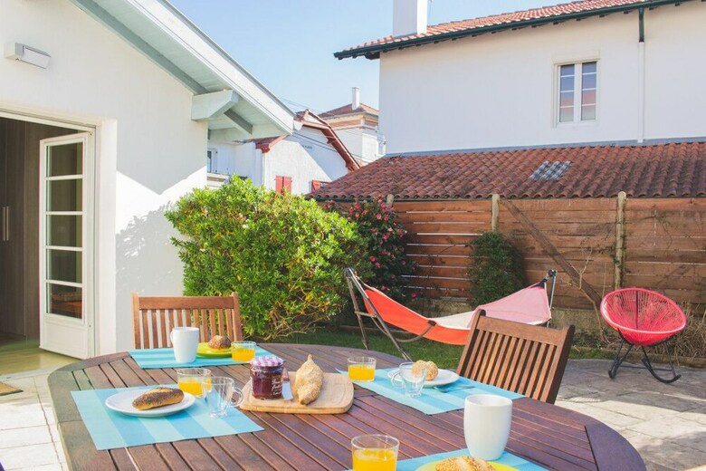 Large Apartment Saint Martin District