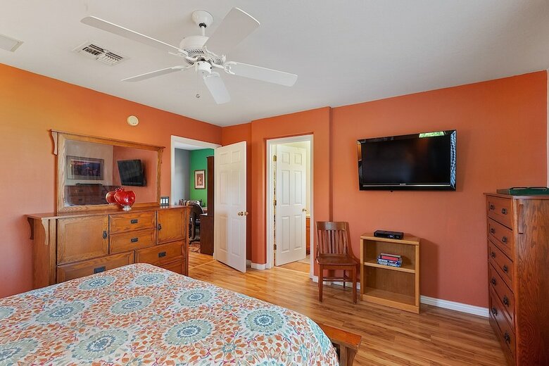 Stylish Southwest 2 Br By Casago