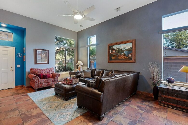 Stylish Southwest 2 Br By Casago