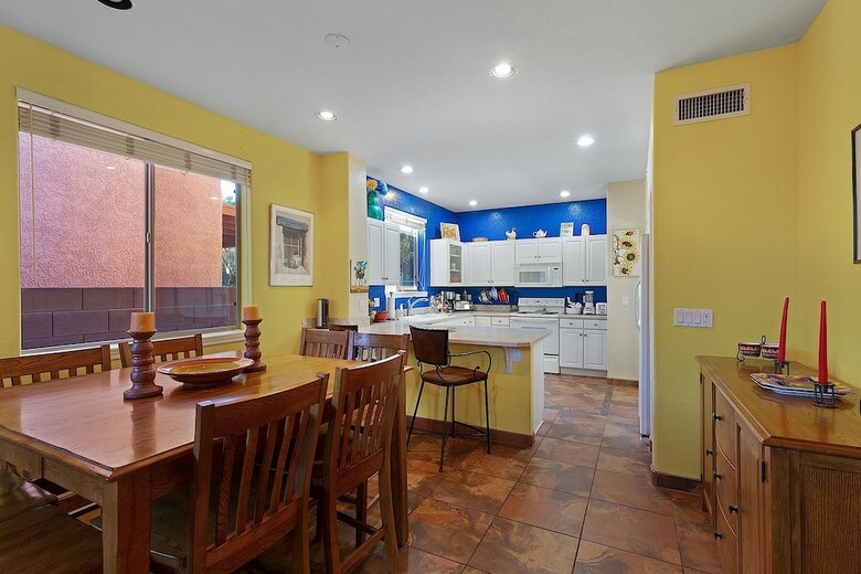 Stylish Southwest 2 Br By Casago