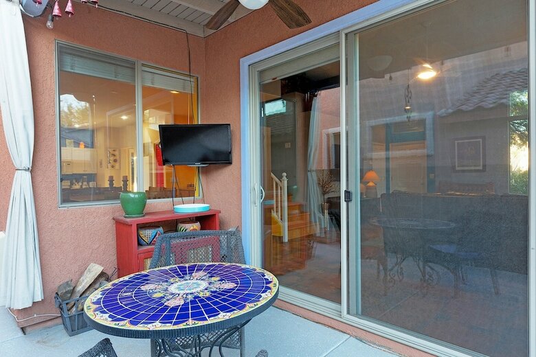 Stylish Southwest 2 Br By Casago